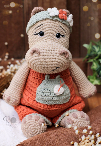 Combo Bartô e Bartolina + Chocalho Bartozinho + Abraço de Vó - Receitas Digitais de Amigurumi