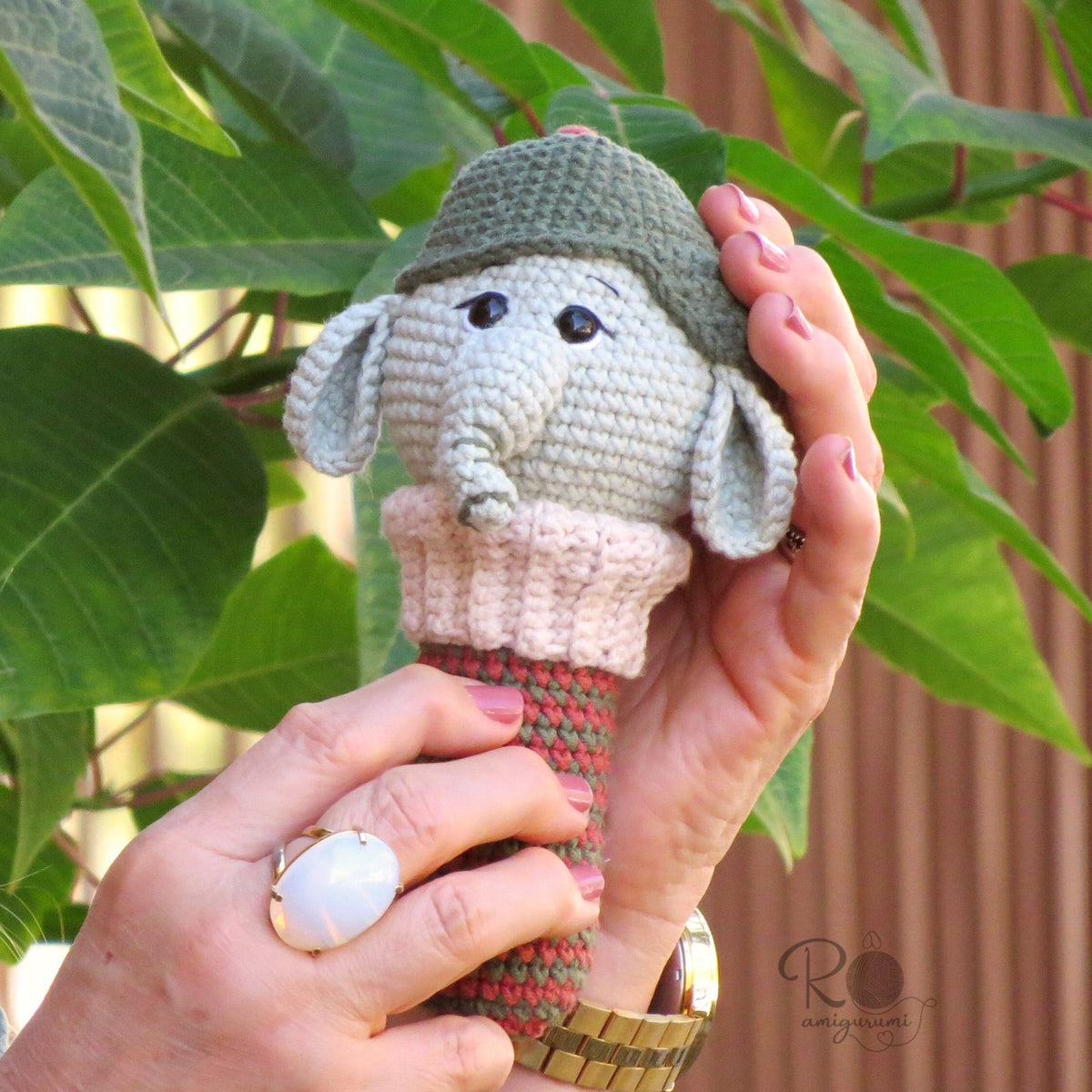 Kit Naninha e Chocalo - Elefante Theo - Receita Digital de Amigurumi
