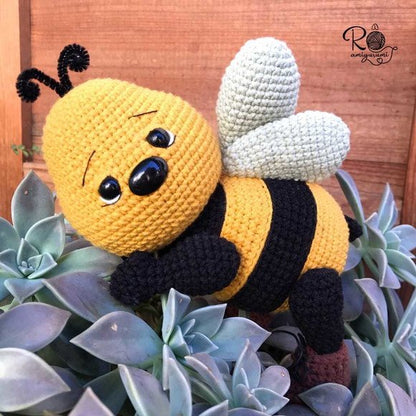 Zangoso, the Sulky Bee - Amigurumi Digital Pattern
